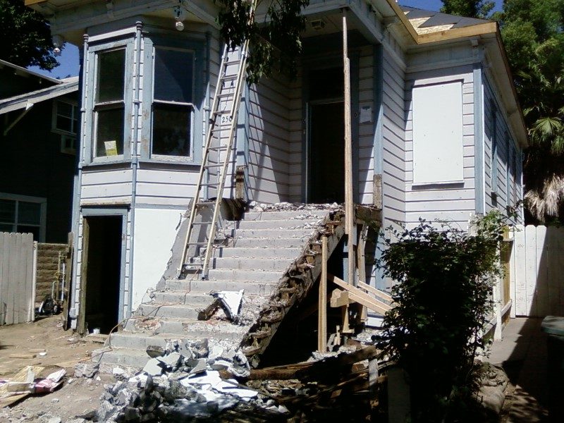 P Street Sacramento exterior before renovation and painting