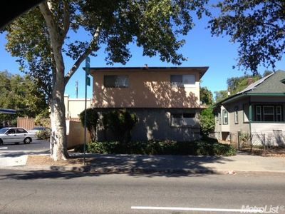 1615 W Street Sacramento exterior before renovation